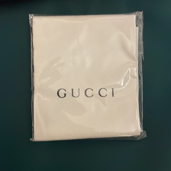 Gucci Sunglasses Original, comes with box.